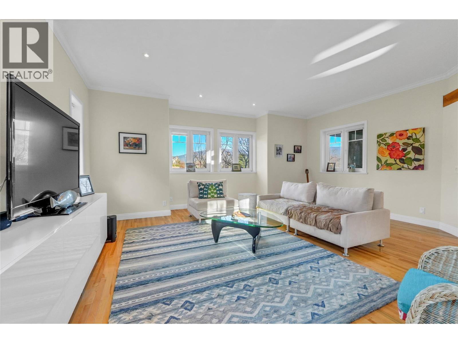 5733 Clark Street, Summerland, British Columbia  V0H 1Z4 - Photo 8 - 10373440