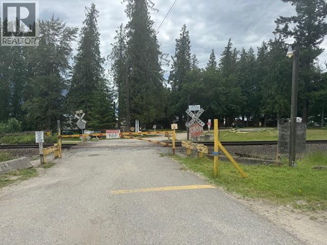 6592 Trans Canada Highway Unit# 7, Salmon Arm, British Columbia  V1E 4M2 - Photo 6 - 10376268