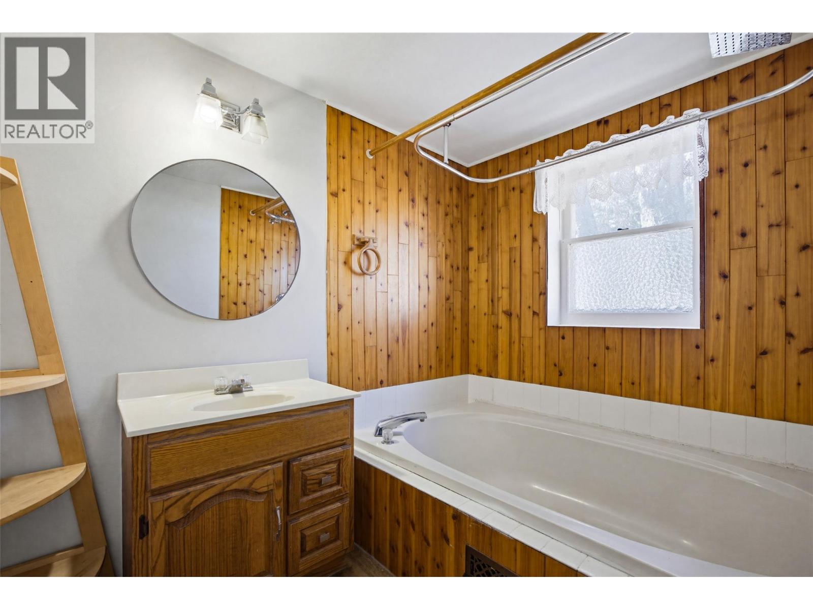 2475 Harper Ranch Pinantan Road, Kamloops, British Columbia  V0E 3E1 - Photo 16 - 10376356