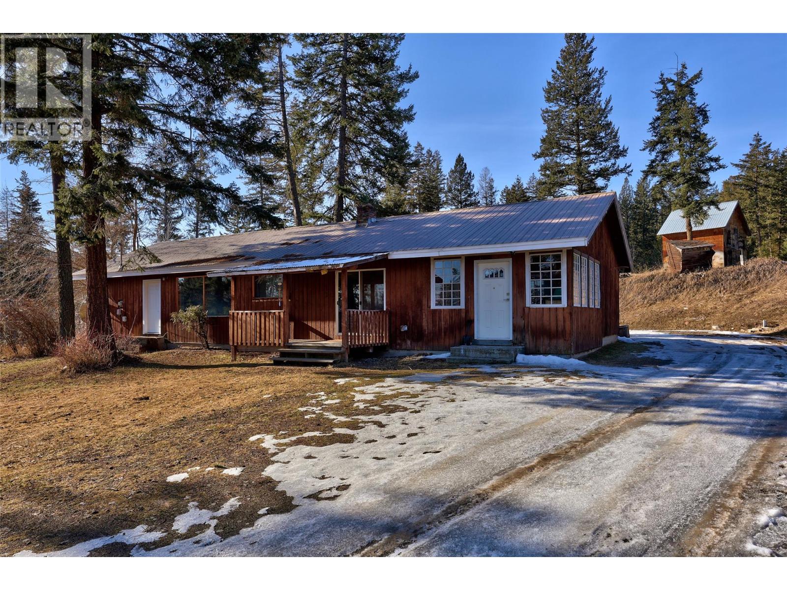 2475 Harper Ranch Pinantan Road, Kamloops, British Columbia  V0E 3E1 - Photo 3 - 10376356