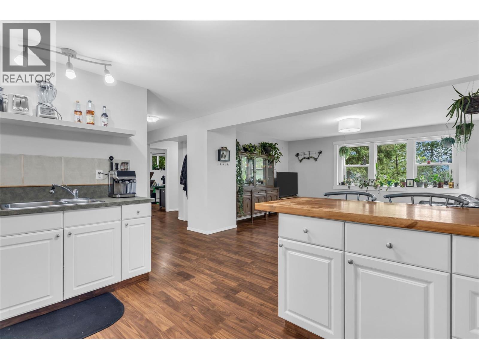 5738 Goudie Road, Kelowna, British Columbia  V1P 1M4 - Photo 74 - 10376148