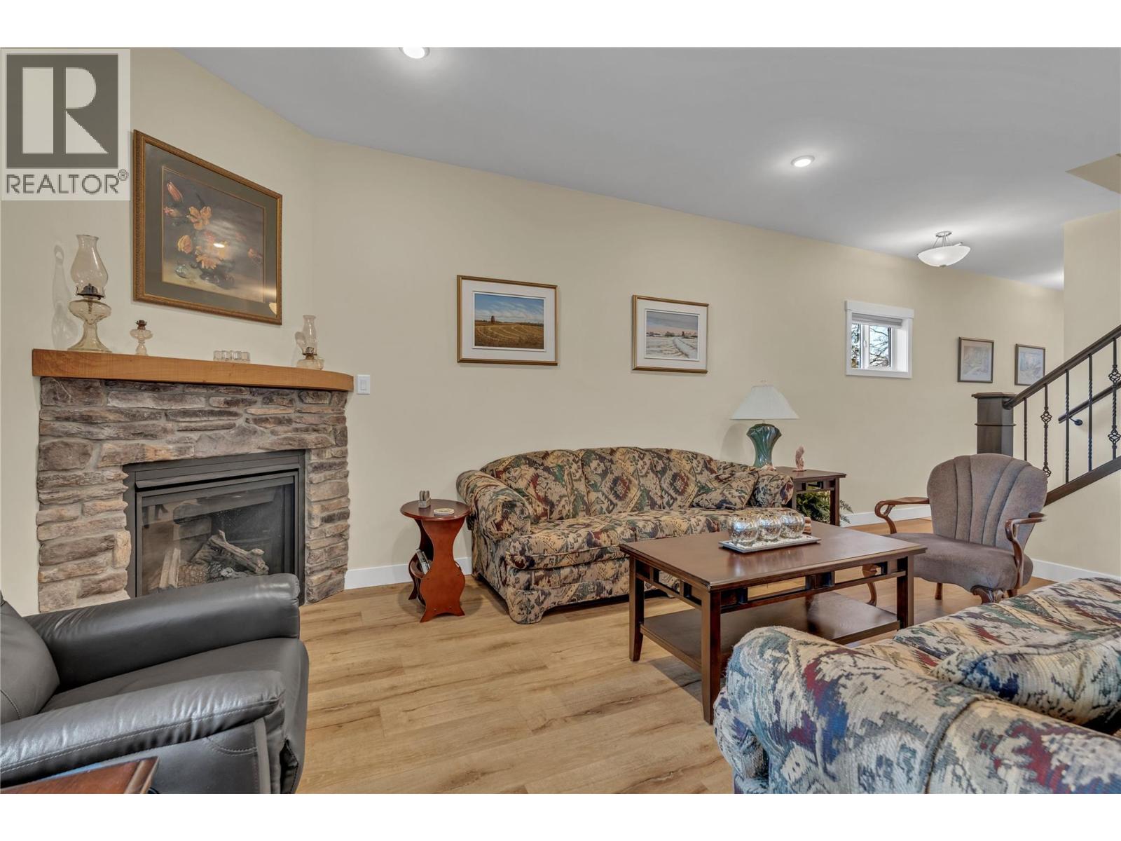 1011 Dynes Avenue, Penticton, British Columbia  V2A 1E9 - Photo 4 - 10375699