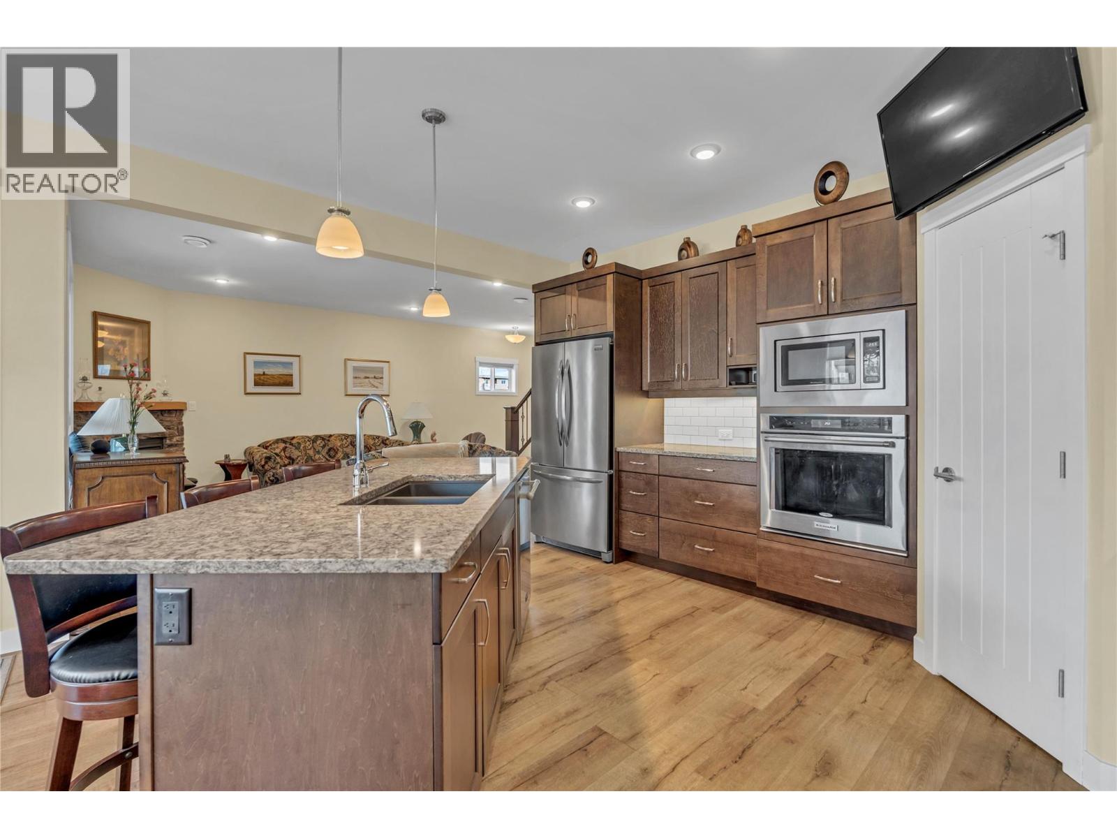 1011 Dynes Avenue, Penticton, British Columbia  V2A 1E9 - Photo 9 - 10375699