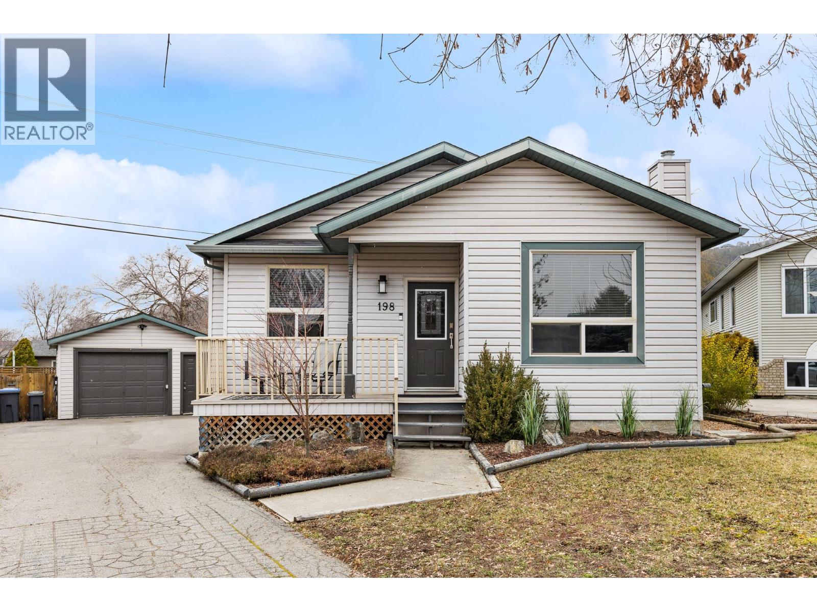 198 Ritchie Court, Kelowna, British Columbia  V1V 2A8 - Photo 1 - 10376265