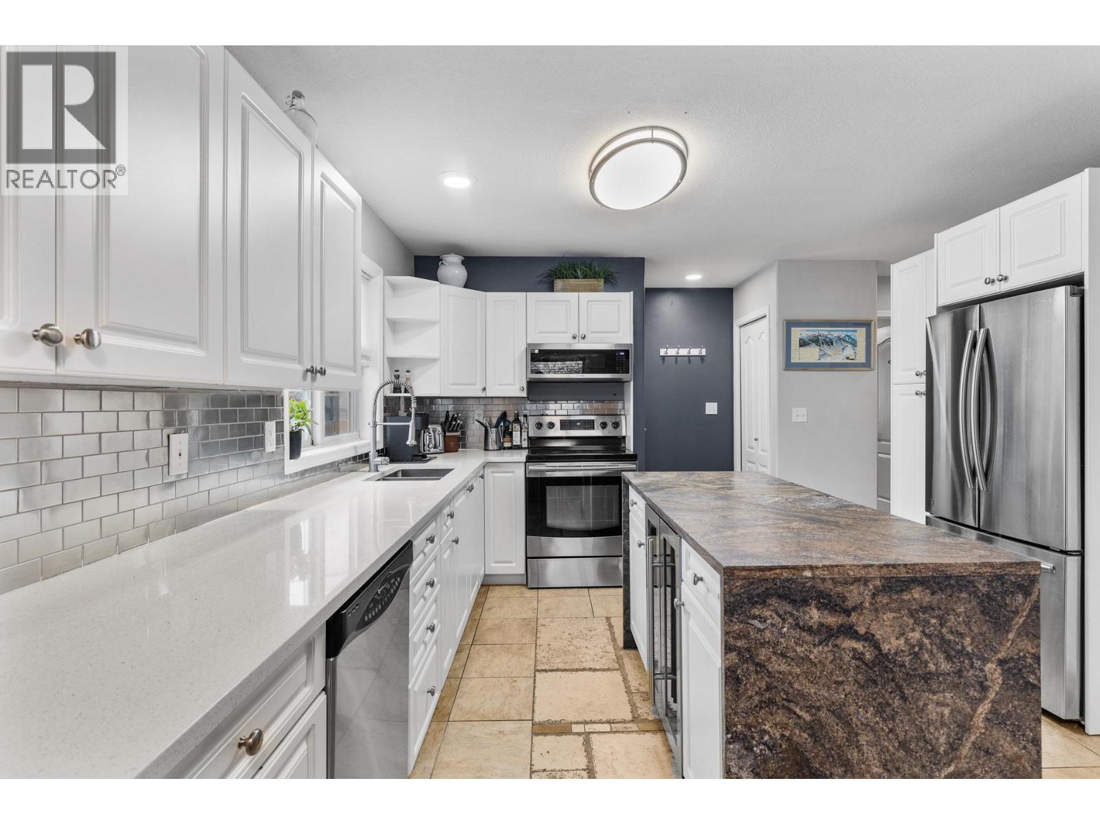 198 Ritchie Court, Kelowna, British Columbia  V1V 2A8 - Photo 10 - 10376265