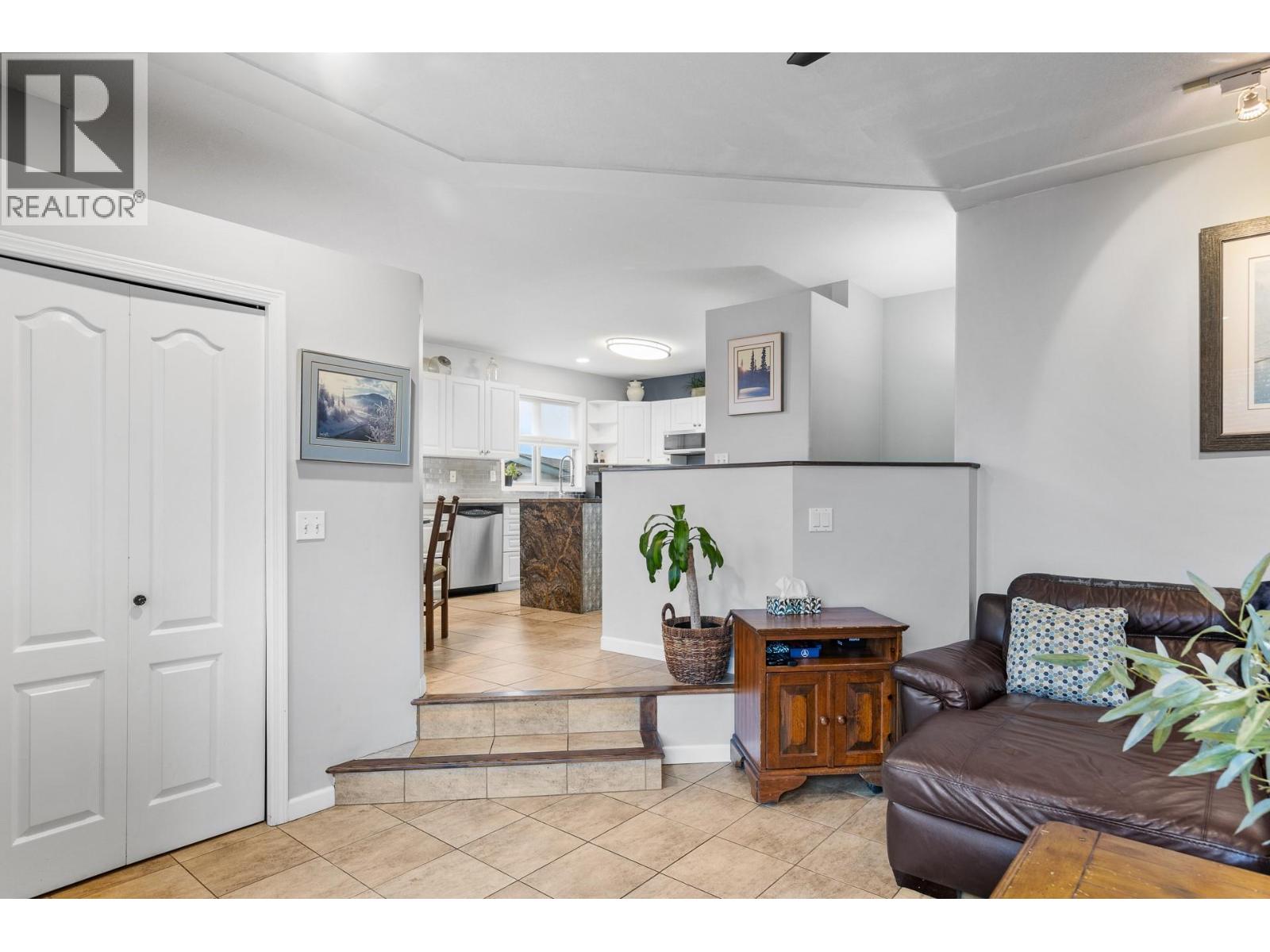 198 Ritchie Court, Kelowna, British Columbia  V1V 2A8 - Photo 5 - 10376265