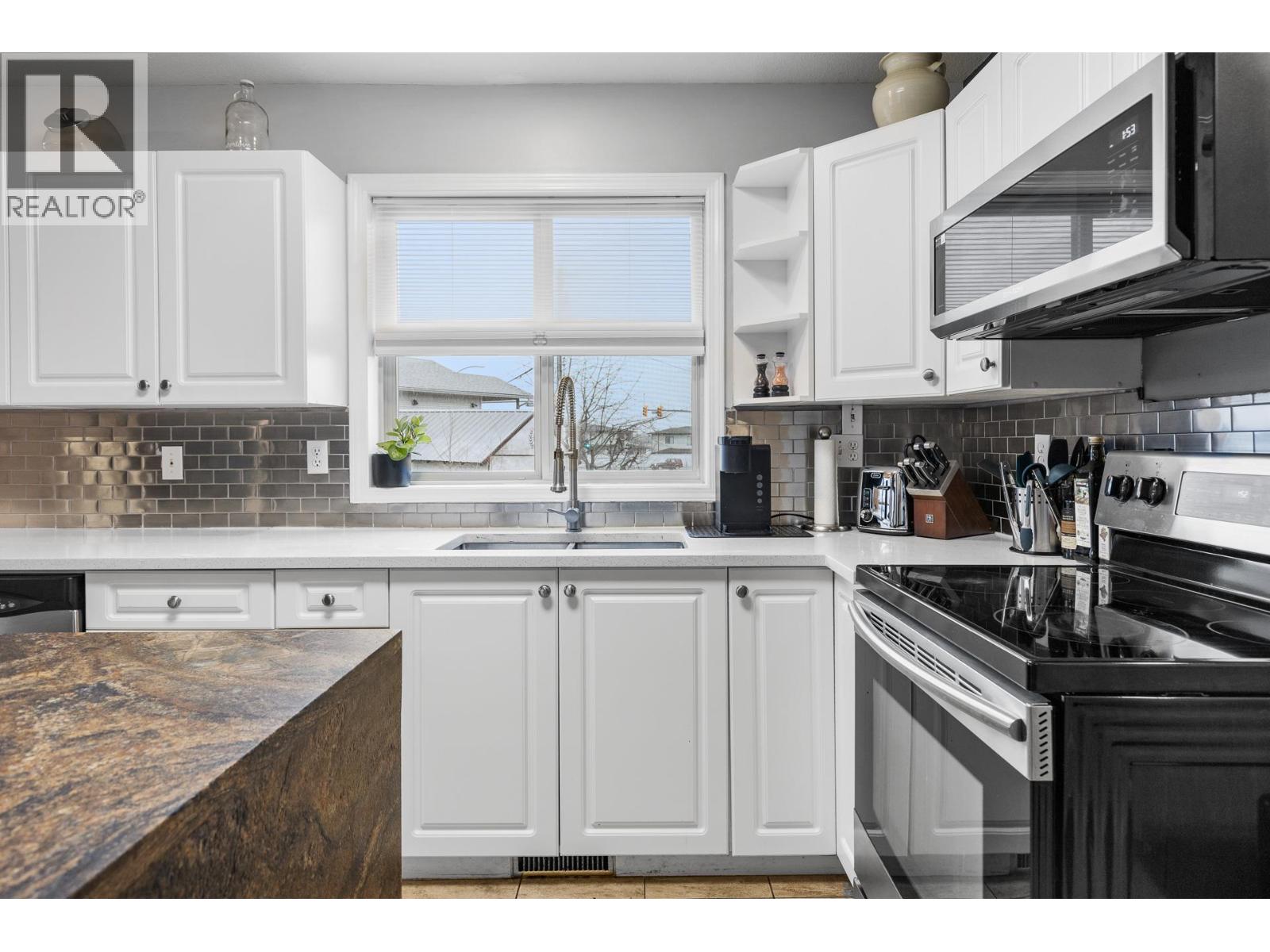 198 Ritchie Court, Kelowna, British Columbia  V1V 2A8 - Photo 9 - 10376265