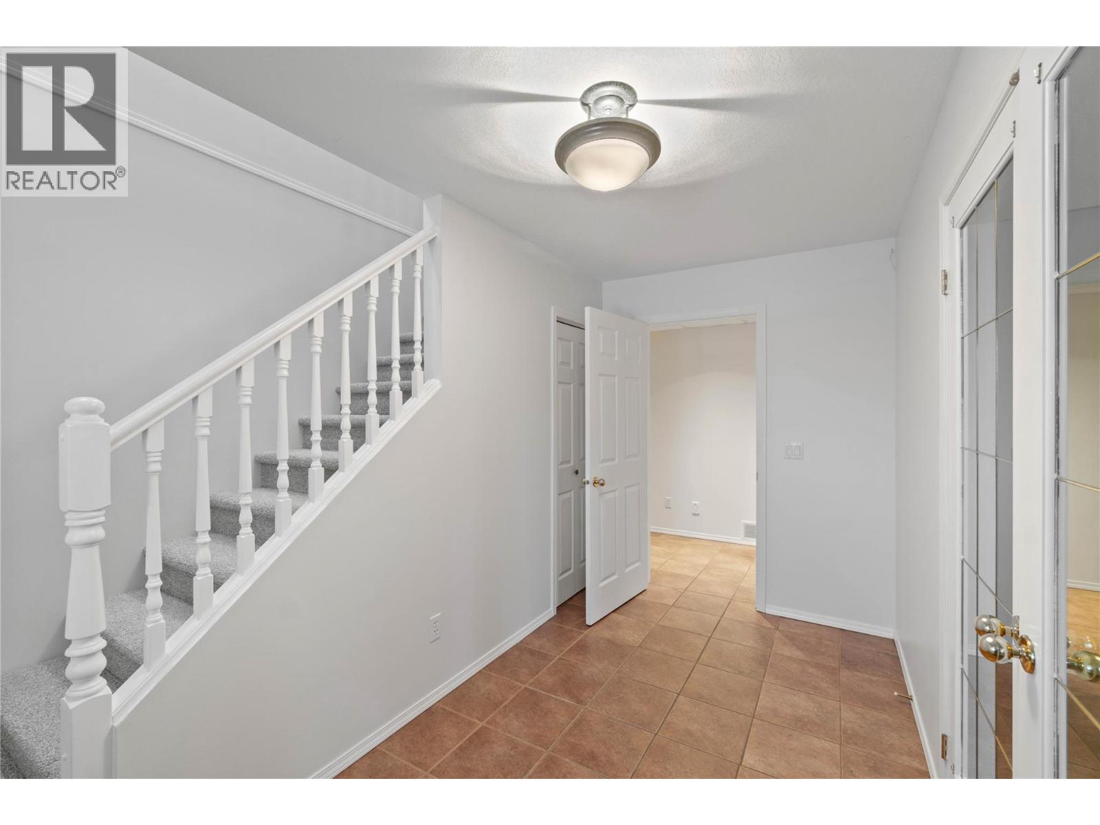 1869 Mckinley Court, Kamloops, British Columbia  V2E 2L9 - Photo 11 - 10376329