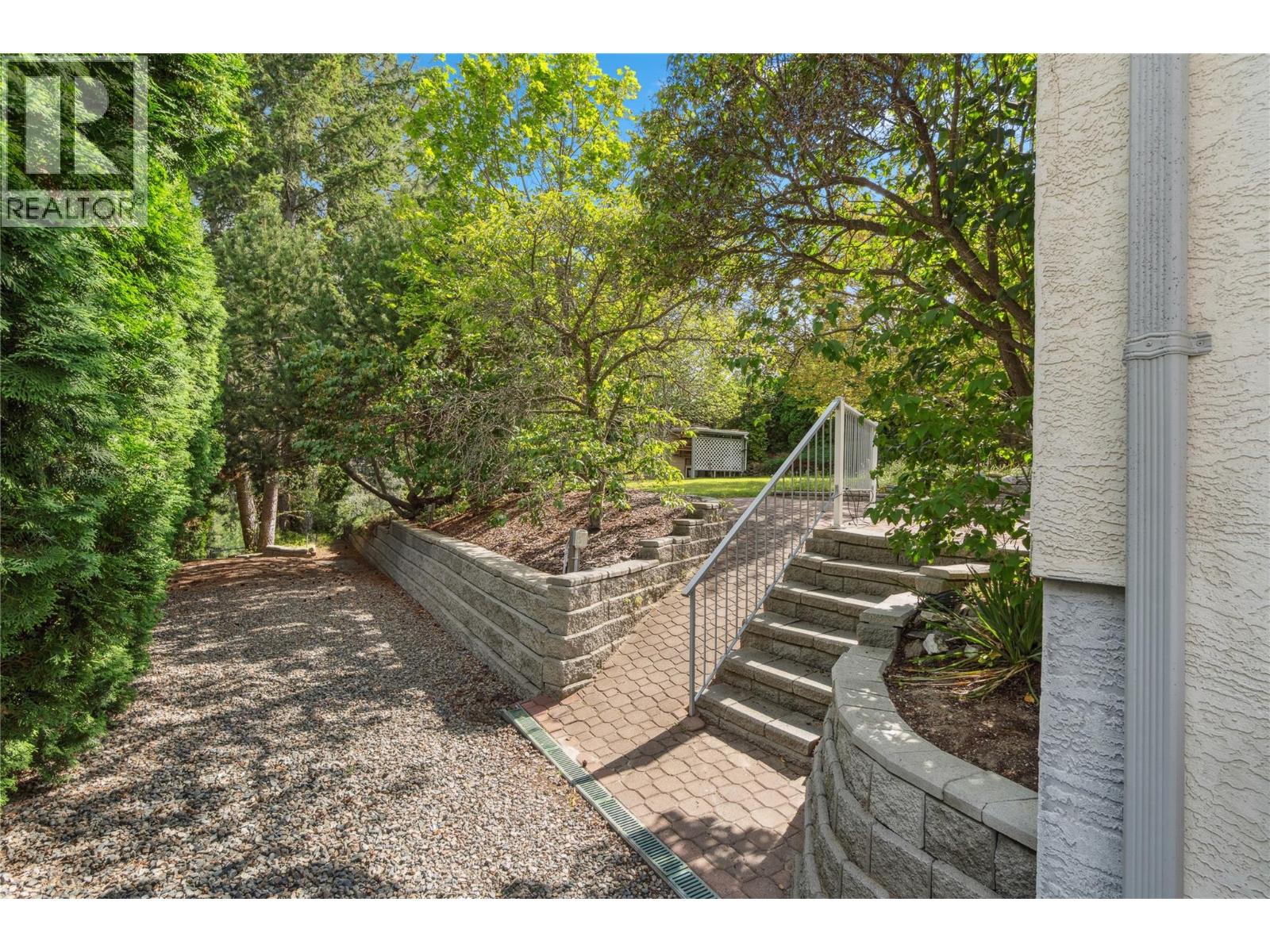 1869 Mckinley Court, Kamloops, British Columbia  V2E 2L9 - Photo 44 - 10376329