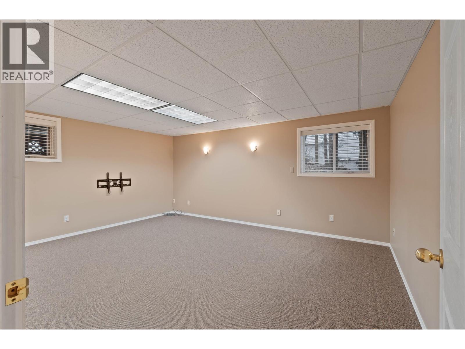 1869 Mckinley Court, Kamloops, British Columbia  V2E 2L9 - Photo 5 - 10376329