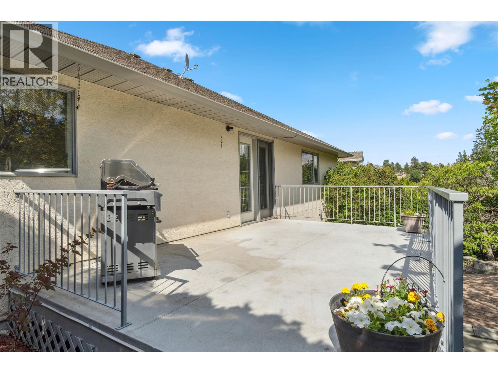 1869 Mckinley Court, Kamloops, British Columbia  V2E 2L9 - Photo 8 - 10376329