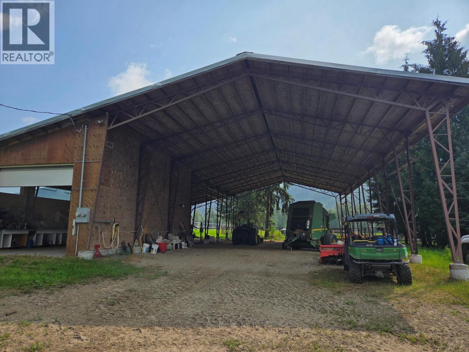 3284/3326 Yellowhead Highway S, Clearwater, British Columbia  V0E 1Z1 - Photo 4 - 10376408