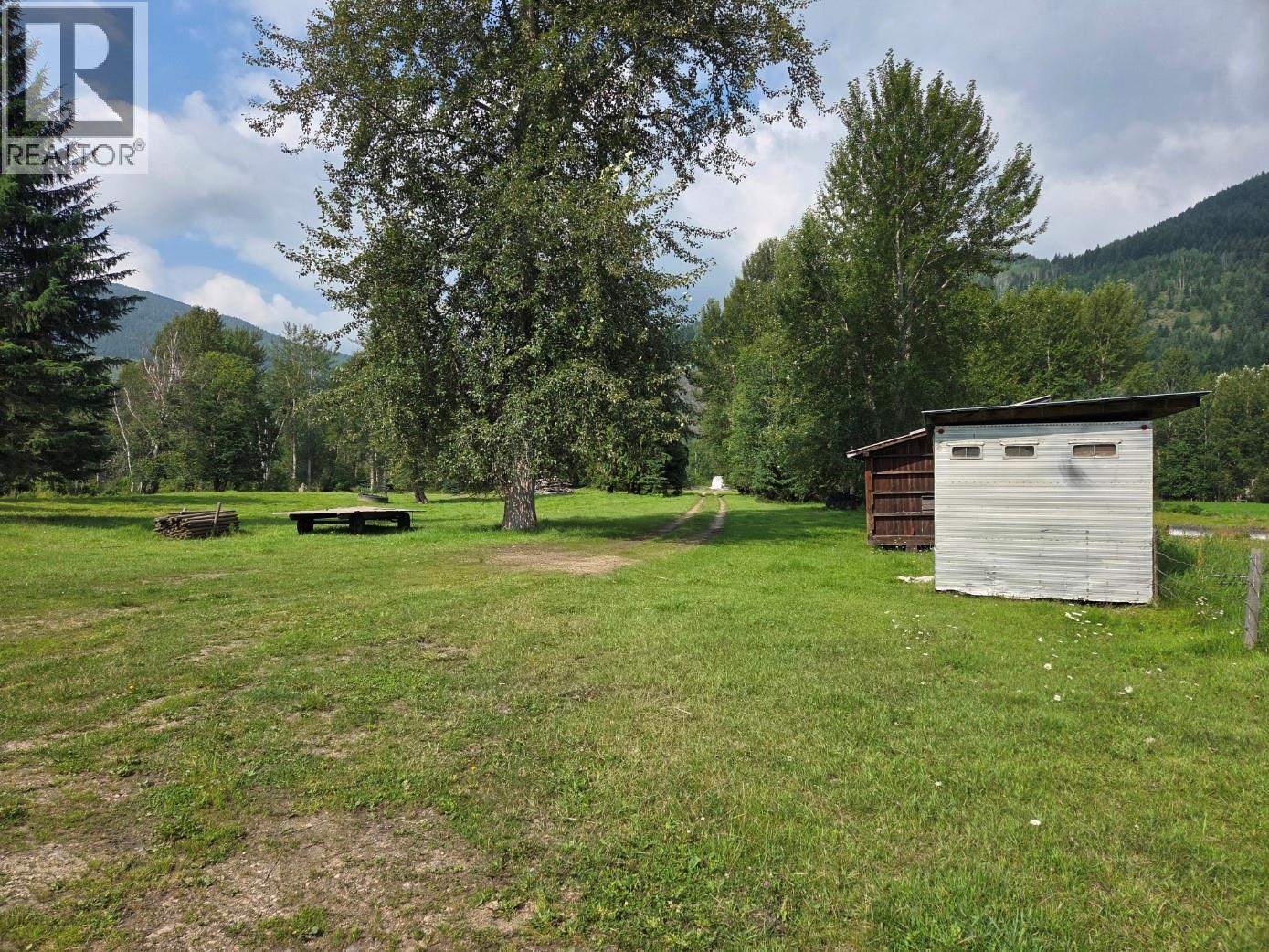 3284/3326 Yellowhead Highway S, Clearwater, British Columbia  V0E 1Z1 - Photo 9 - 10376408