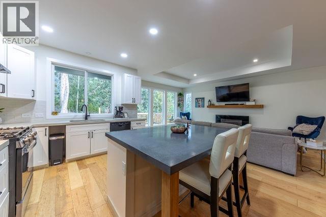 2449 Centennial Drive, Blind Bay, British Columbia  V0E 1H1 - Photo 16 - 10376221