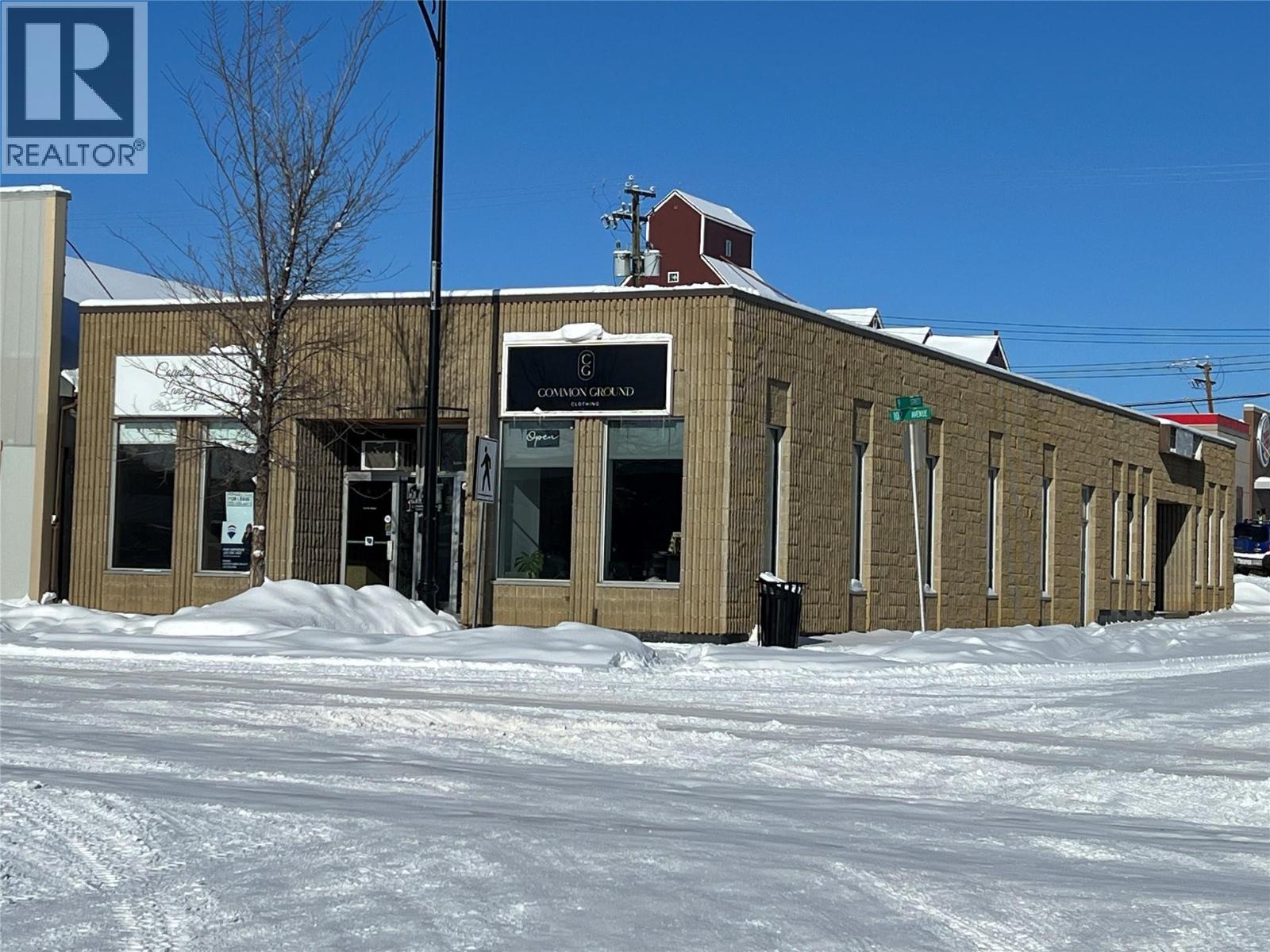 900 102 Avenue, Dawson Creek, British Columbia  V1G 2B7 - Photo 1 - 10376424