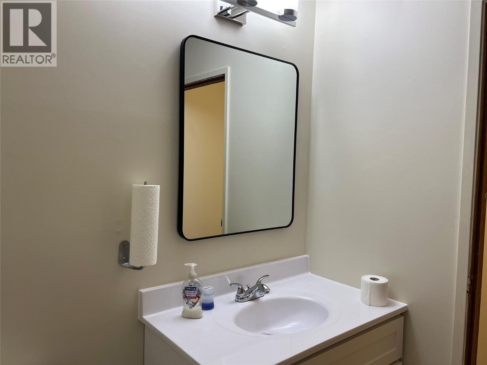 900 102 Avenue, Dawson Creek, British Columbia  V1G 2B7 - Photo 8 - 10376424