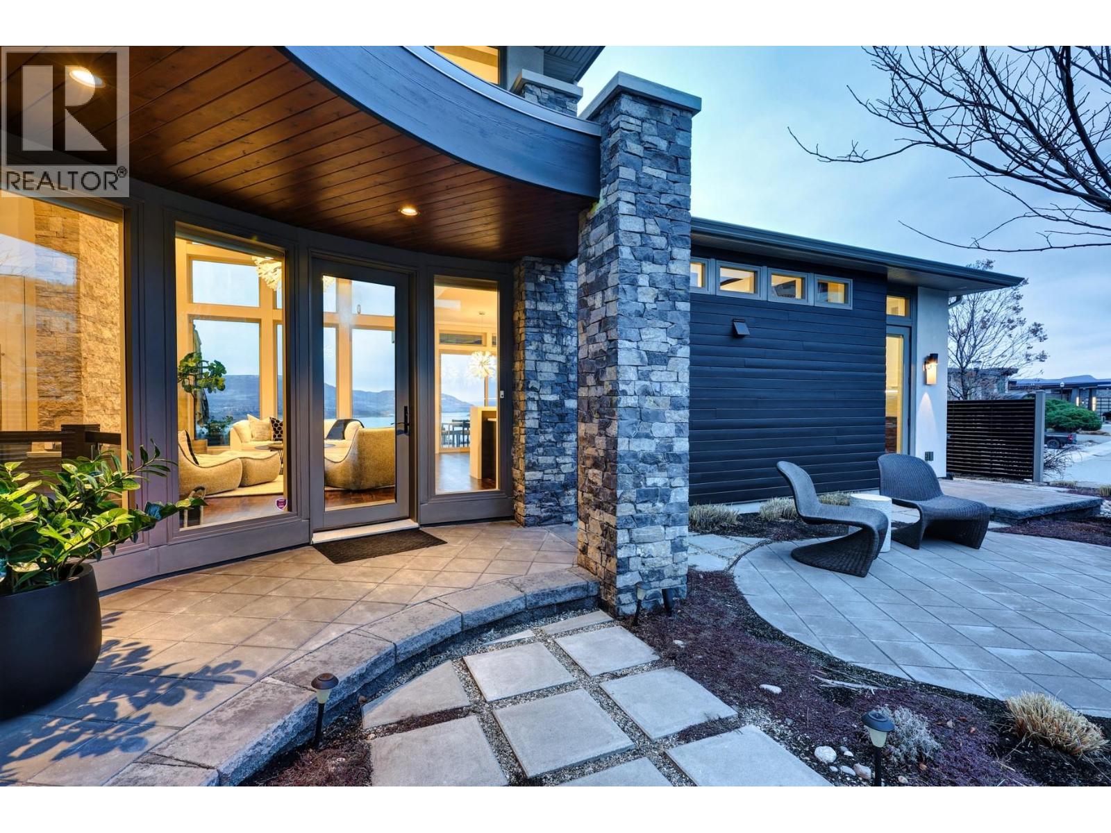 451 Swan Drive, Kelowna, British Columbia  V1W 5L9 - Photo 4 - 10376157