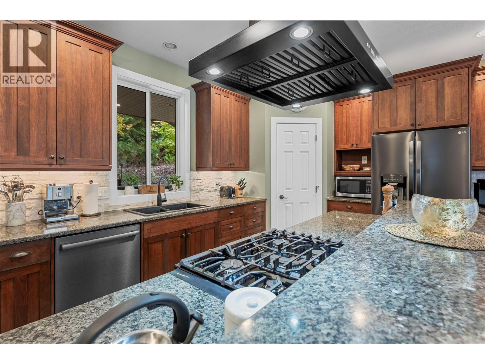 1581 20 Street Ne Unit# 14, Salmon Arm, British Columbia  V1E 0A7 - Photo 13 - 10376357