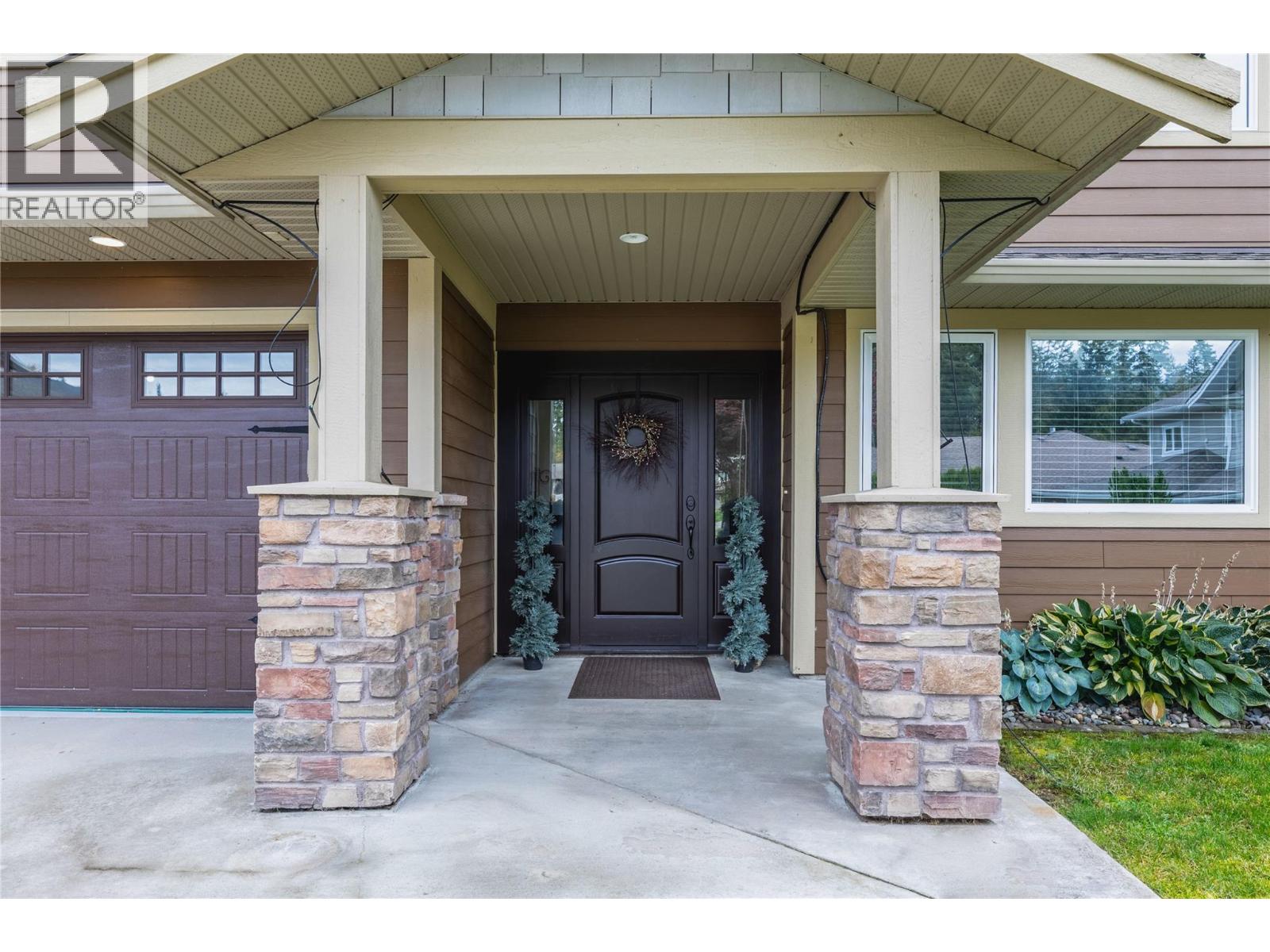 1581 20 Street Ne Unit# 14, Salmon Arm, British Columbia  V1E 0A7 - Photo 3 - 10376357