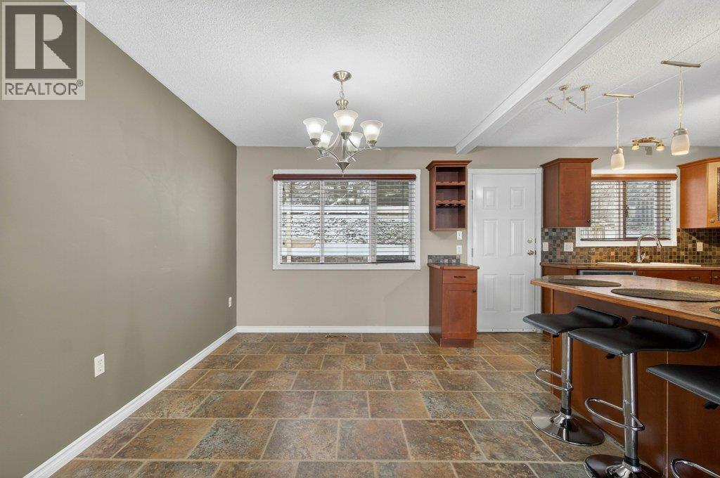 1610 16 Avenue Se, Salmon Arm, British Columbia  V1E 2M7 - Photo 10 - 10376400