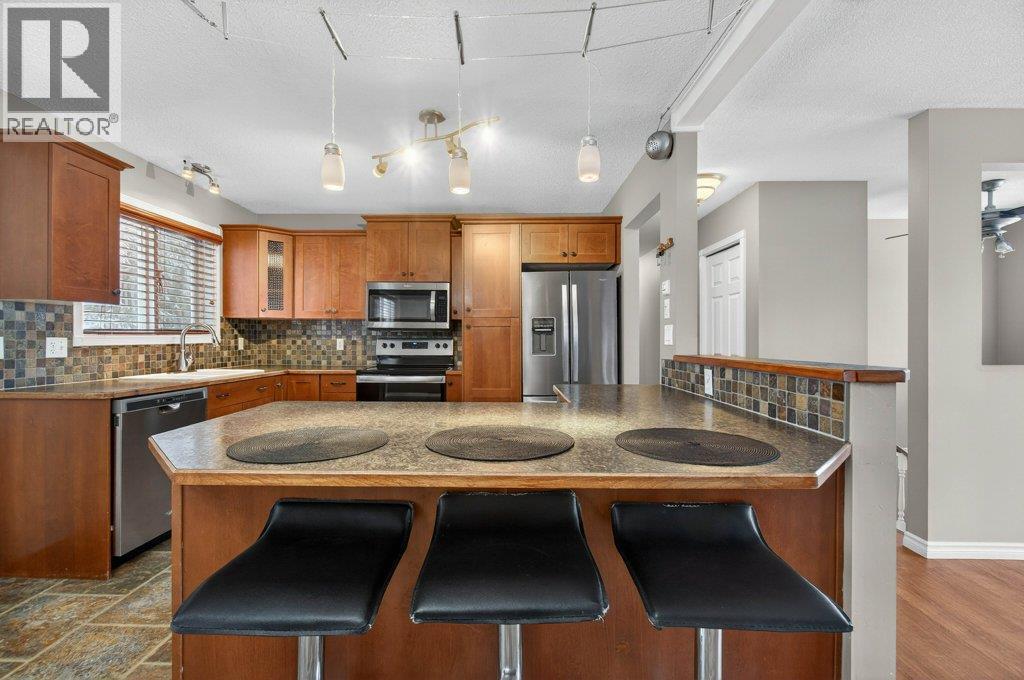 1610 16 Avenue Se, Salmon Arm, British Columbia  V1E 2M7 - Photo 13 - 10376400