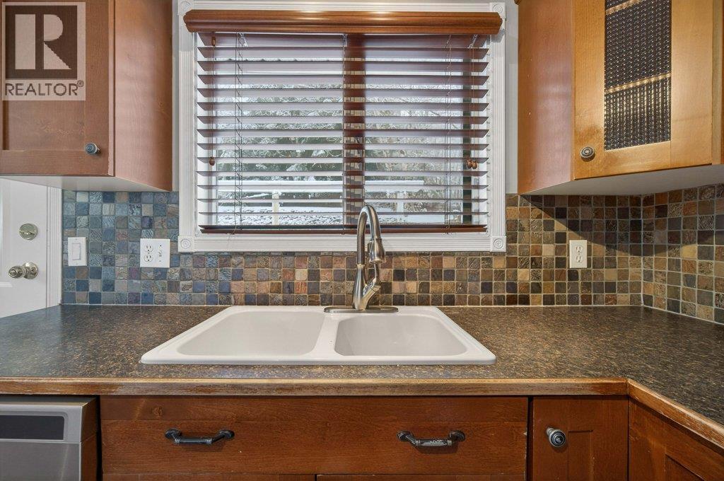 1610 16 Avenue Se, Salmon Arm, British Columbia  V1E 2M7 - Photo 16 - 10376400