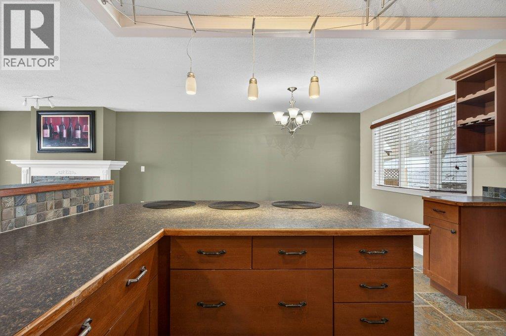 1610 16 Avenue Se, Salmon Arm, British Columbia  V1E 2M7 - Photo 19 - 10376400