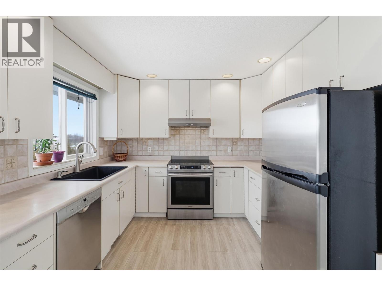 1810 Mckinley Court, Kamloops, British Columbia  V2E 2L9 - Photo 12 - 10376187