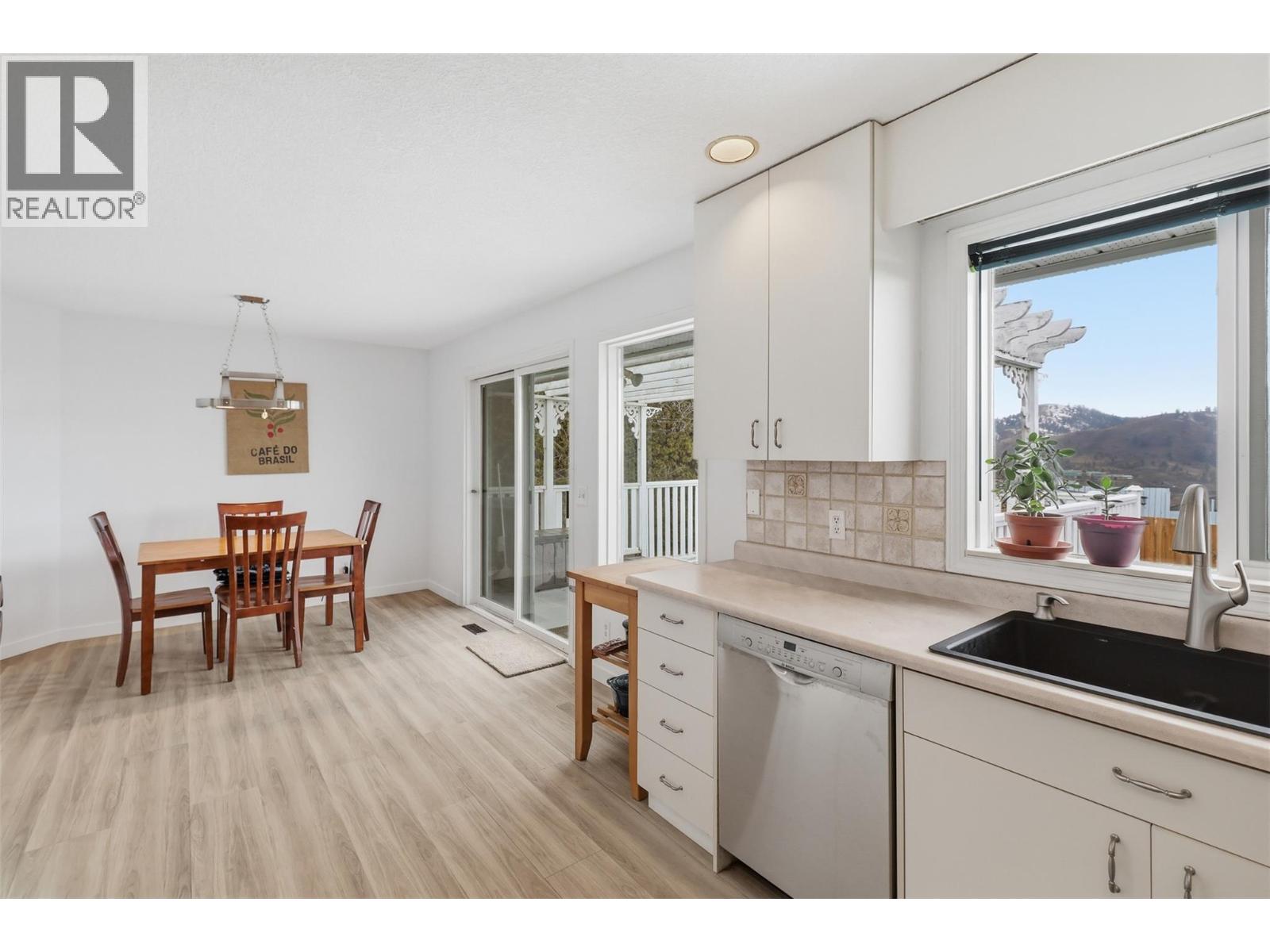 1810 Mckinley Court, Kamloops, British Columbia  V2E 2L9 - Photo 13 - 10376187