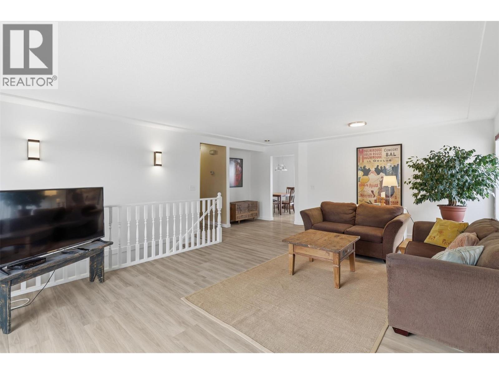 1810 Mckinley Court, Kamloops, British Columbia  V2E 2L9 - Photo 9 - 10376187