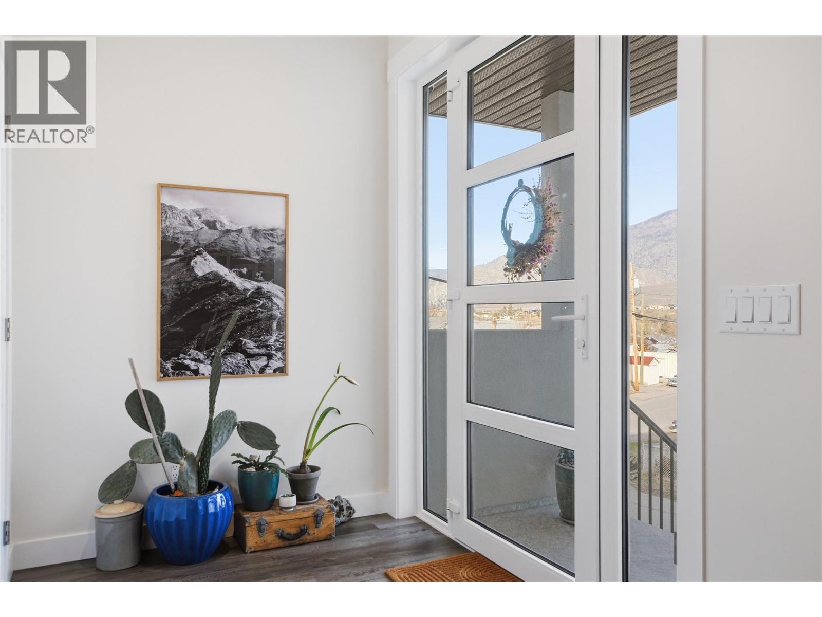 6390 Okanagan Street, Oliver, British Columbia  V0H 1T0 - Photo 3 - 10375835