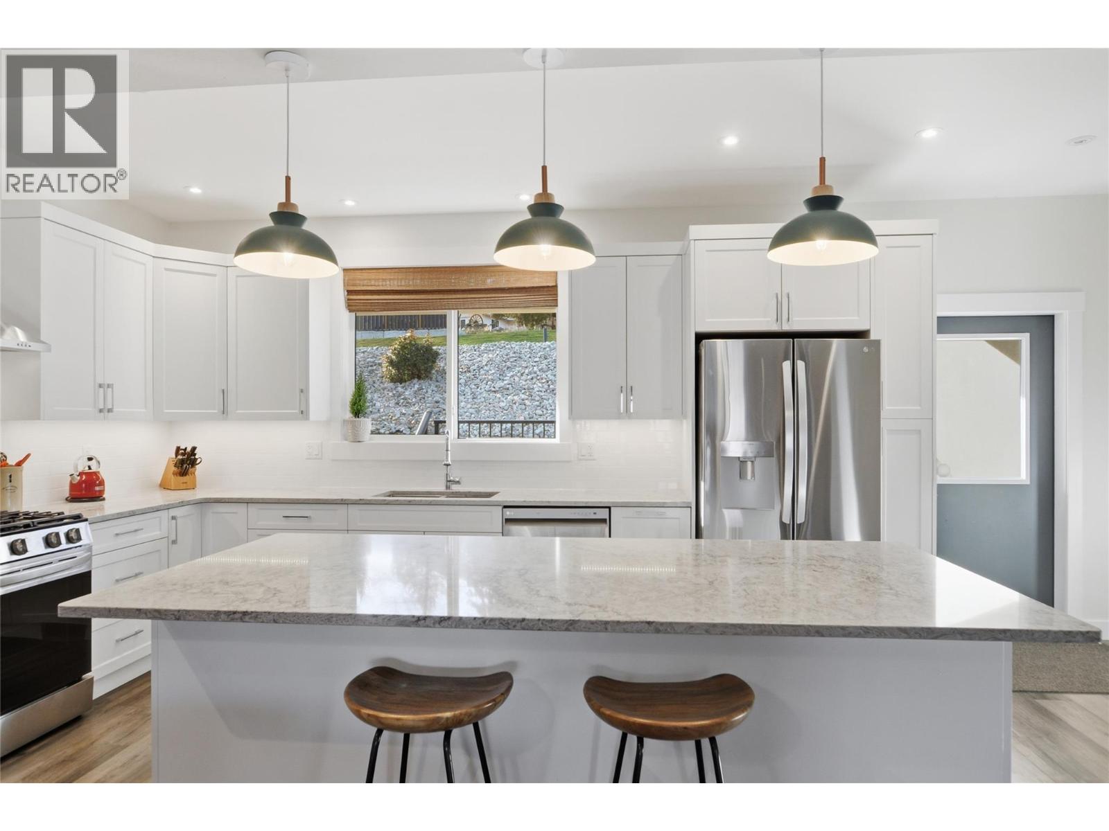 6390 Okanagan Street, Oliver, British Columbia  V0H 1T0 - Photo 8 - 10375835