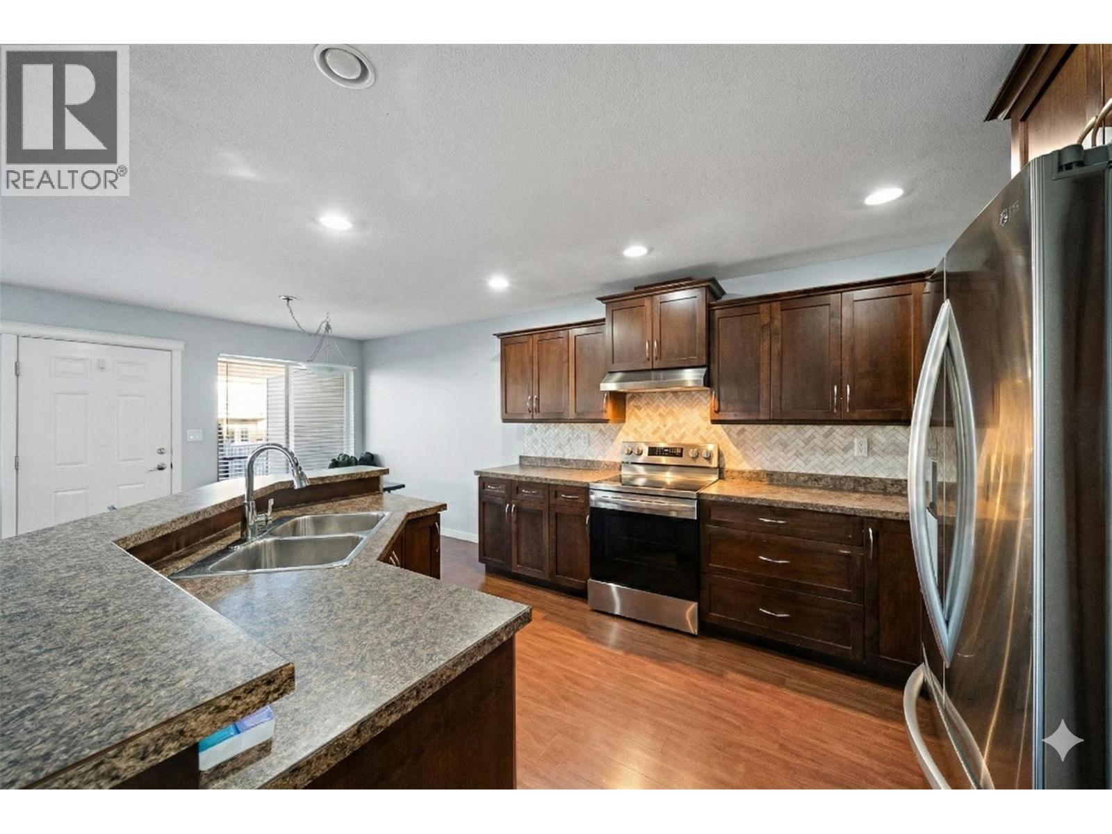 815 Nicolani Drive Drive, Kamloops, British Columbia  V2B 8C6 - Photo 12 - 10375425