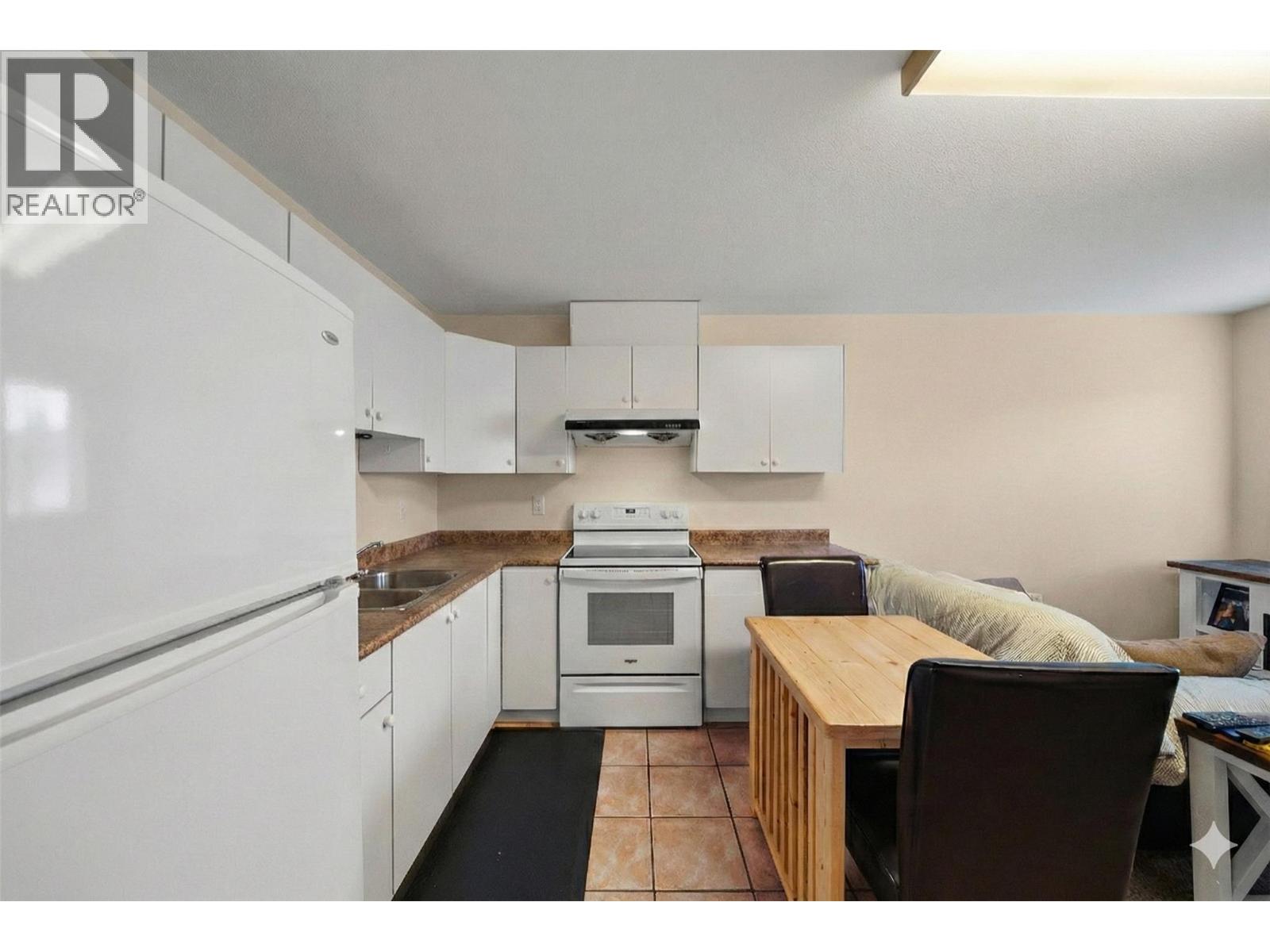 815 Nicolani Drive Drive, Kamloops, British Columbia  V2B 8C6 - Photo 24 - 10375425