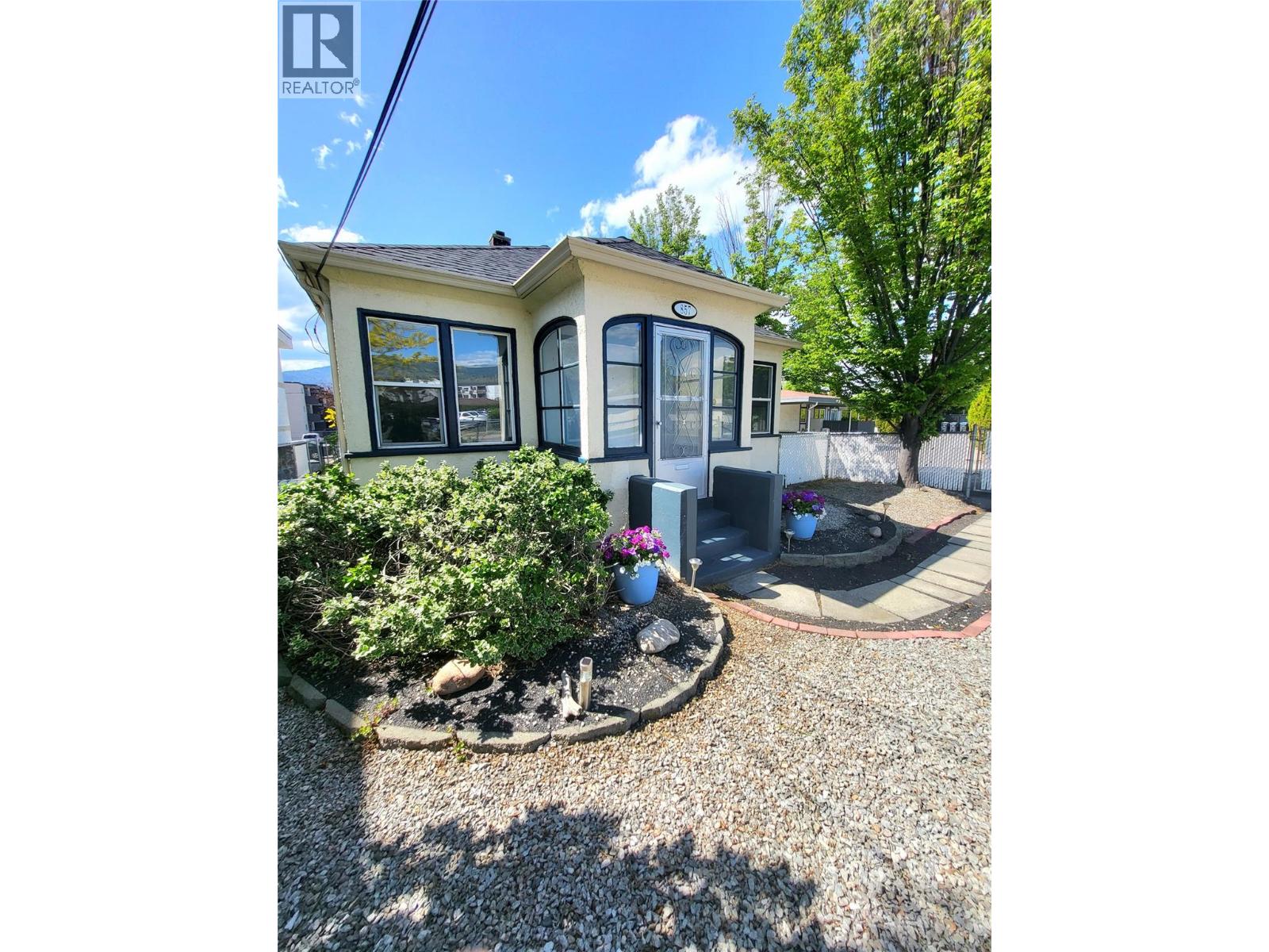 857 Main Street, Penticton, British Columbia  V2A 5E3 - Photo 2 - 10376427