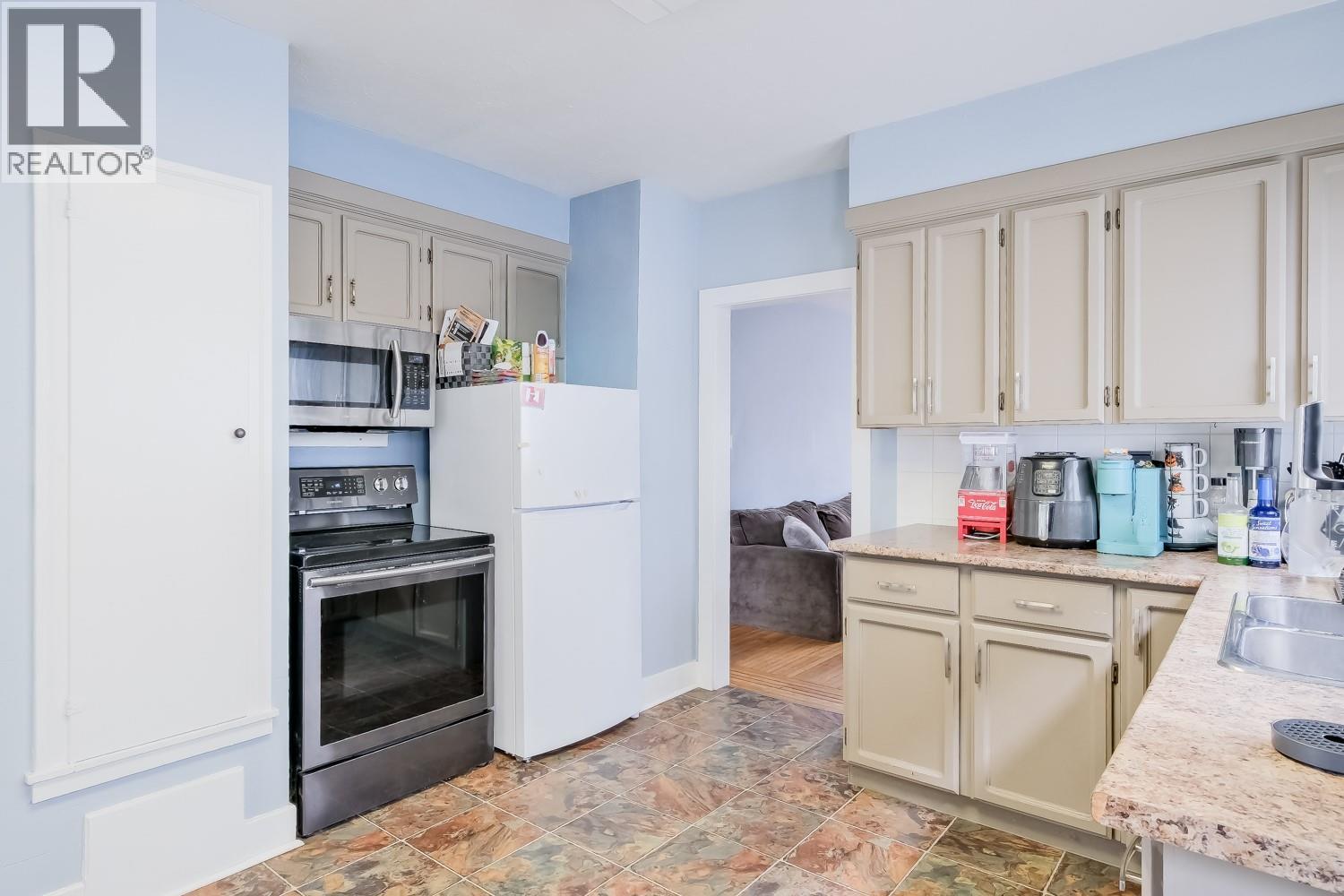 857 Main Street, Penticton, British Columbia  V2A 5E3 - Photo 23 - 10376427