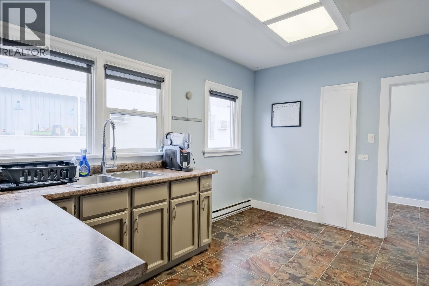 857 Main Street, Penticton, British Columbia  V2A 5E3 - Photo 24 - 10376427