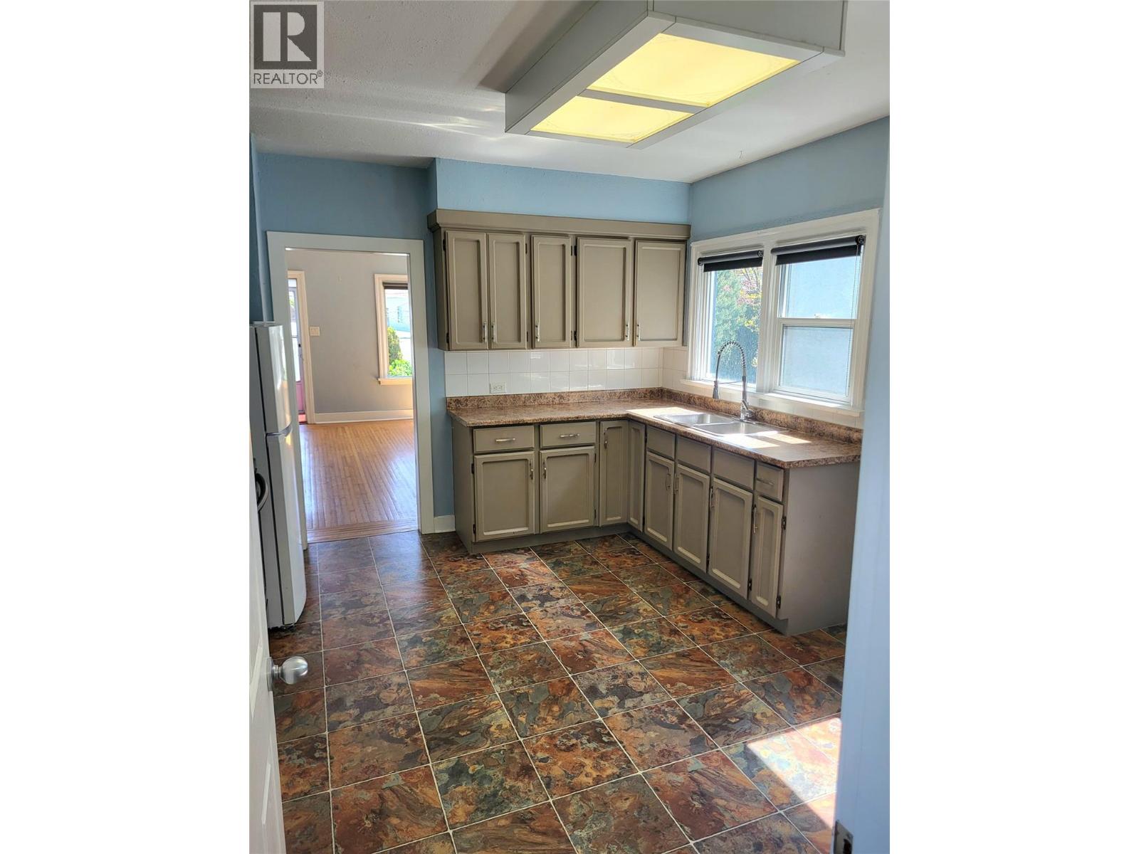 857 Main Street, Penticton, British Columbia  V2A 5E3 - Photo 7 - 10376427