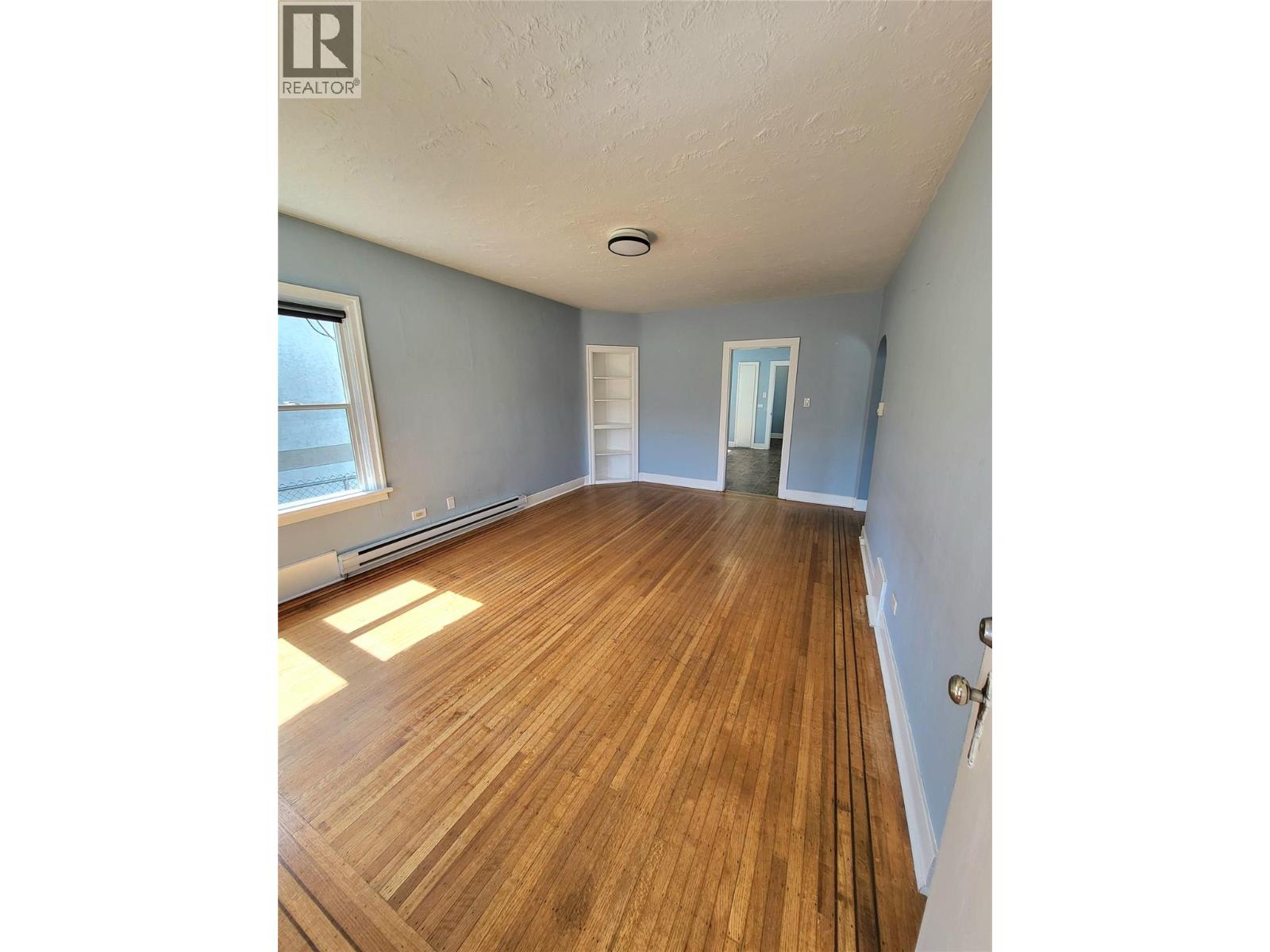 857 Main Street, Penticton, British Columbia  V2A 5E3 - Photo 9 - 10376427