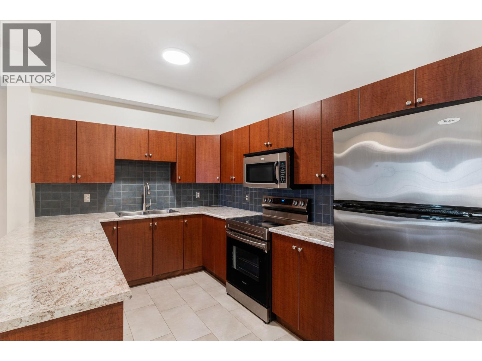 1875 Country Club Drive Unit# 1616, Kelowna, British Columbia  V1V 2W7 - Photo 4 - 10376318