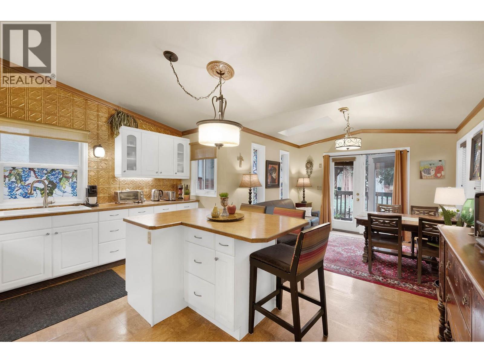 681 Douglas Street, Kamloops, British Columbia  V2C 3C4 - Photo 10 - 10376386