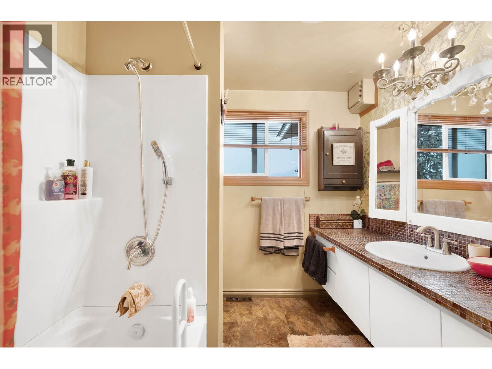 681 Douglas Street, Kamloops, British Columbia  V2C 3C4 - Photo 21 - 10376386