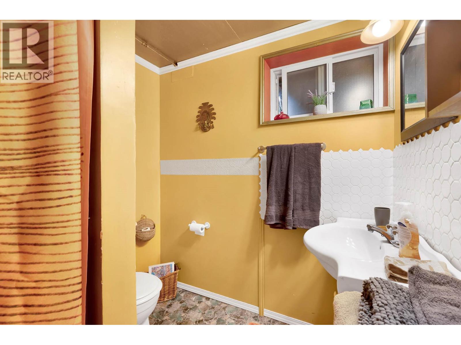 681 Douglas Street, Kamloops, British Columbia  V2C 3C4 - Photo 36 - 10376386