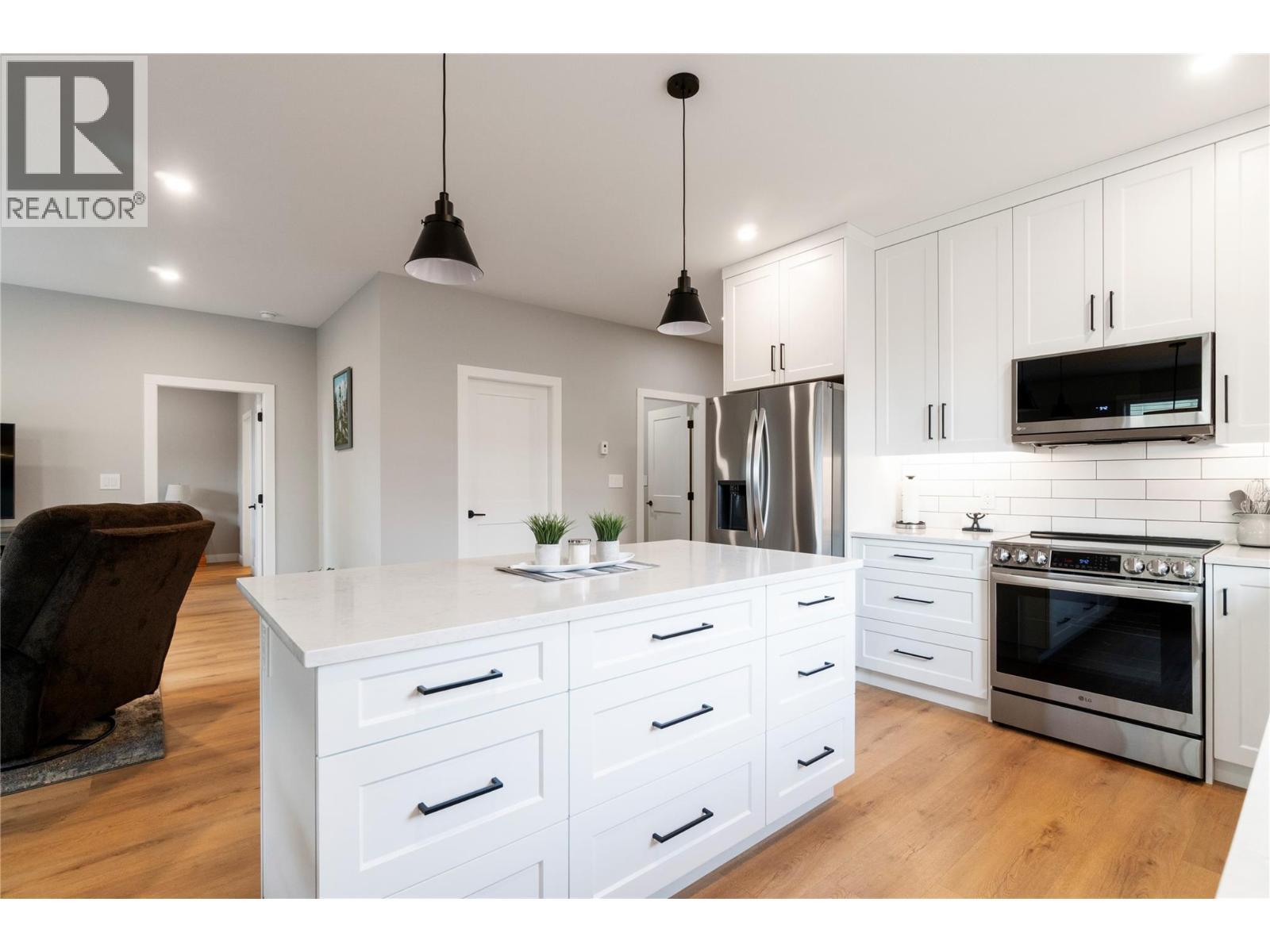 1330 10th Street Sw Unit# 16, Salmon Arm, British Columbia  V1E 0E4 - Photo 4 - 10376131