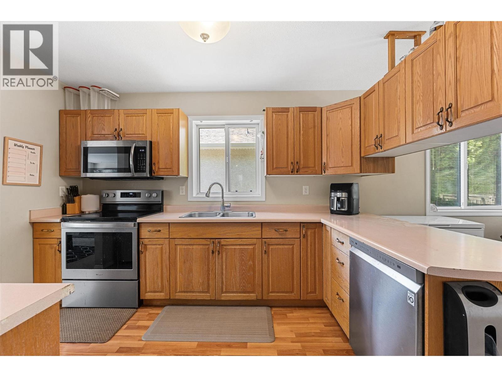 580 Spruceview Place N, Kelowna, British Columbia  V1V 1S7 - Photo 11 - 10376330