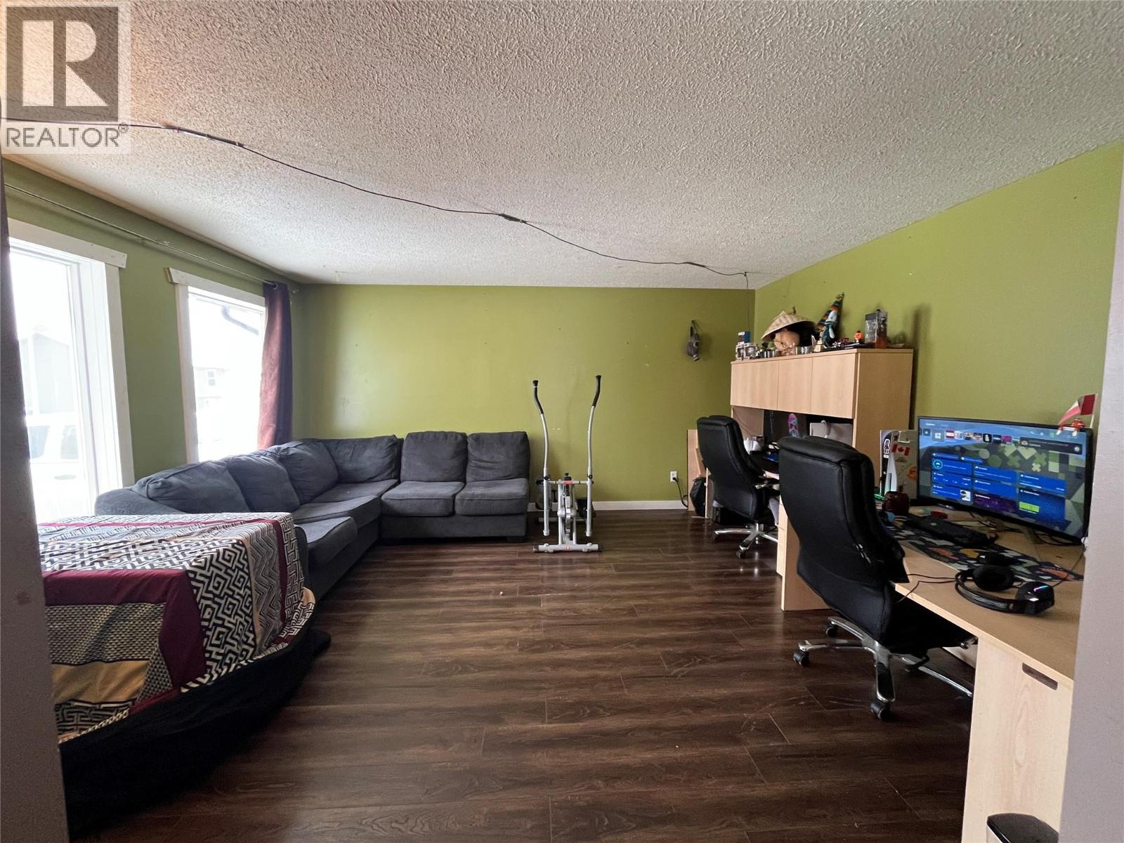 108 Hambrook Lane, Tumbler Ridge, British Columbia  V0C 2W0 - Photo 3 - 10376444