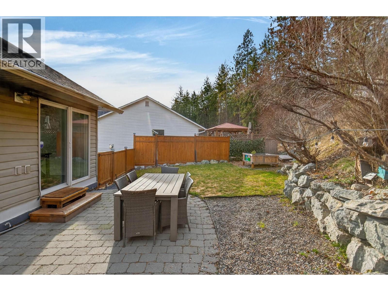 3220 Mciver Road, West Kelowna, British Columbia  V4T 1G1 - Photo 5 - 10376211