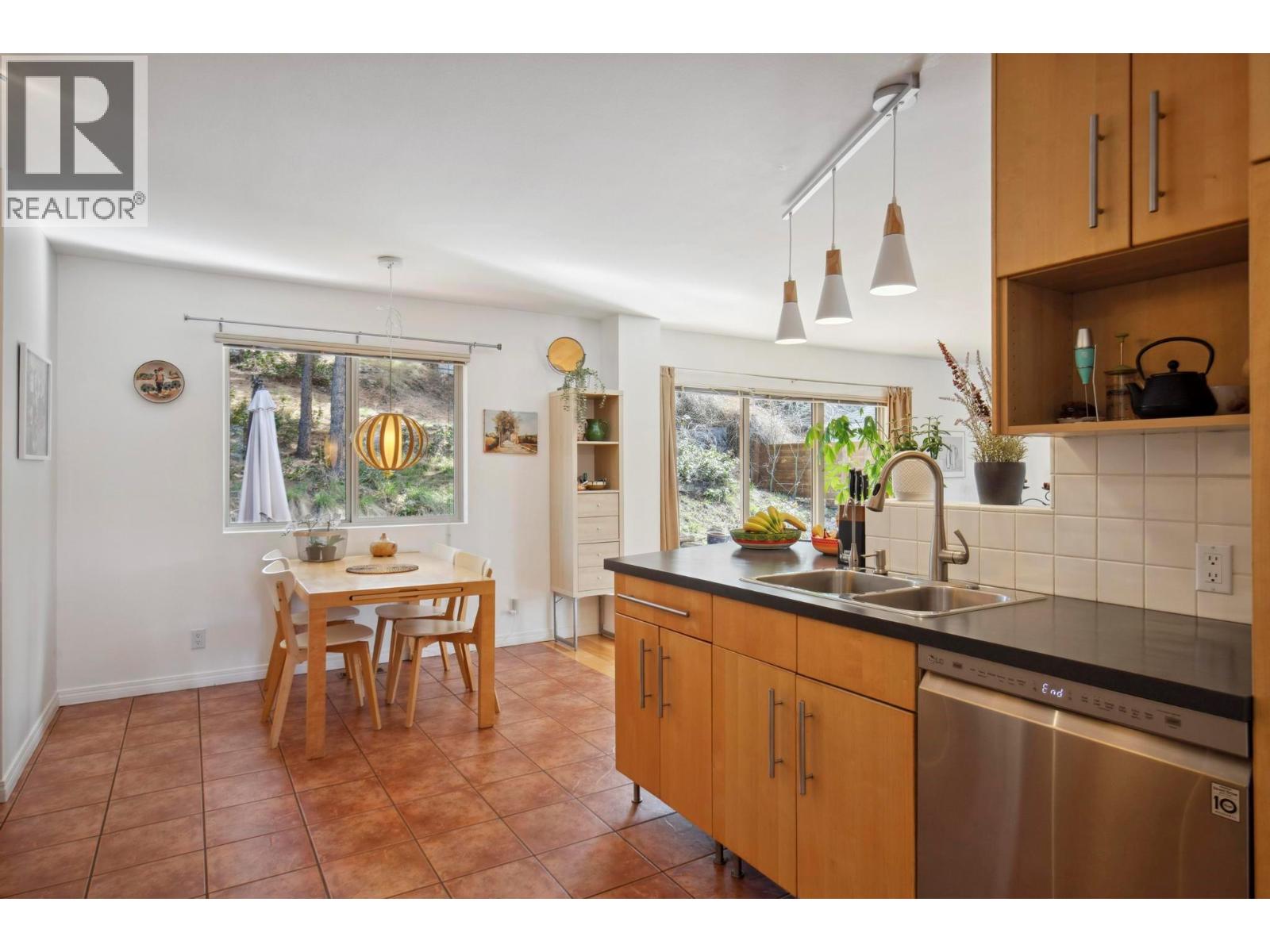 183 Magic Drive, Kelowna, British Columbia  V1V 1N2 - Photo 22 - 10376472