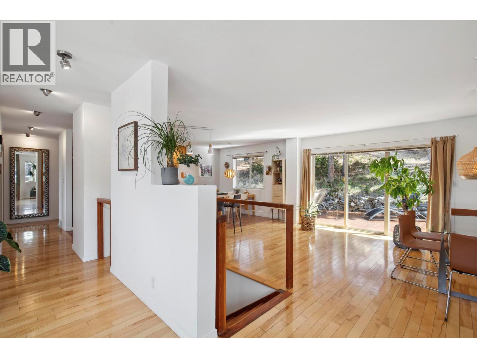 183 Magic Drive, Kelowna, British Columbia  V1V 1N2 - Photo 8 - 10376472