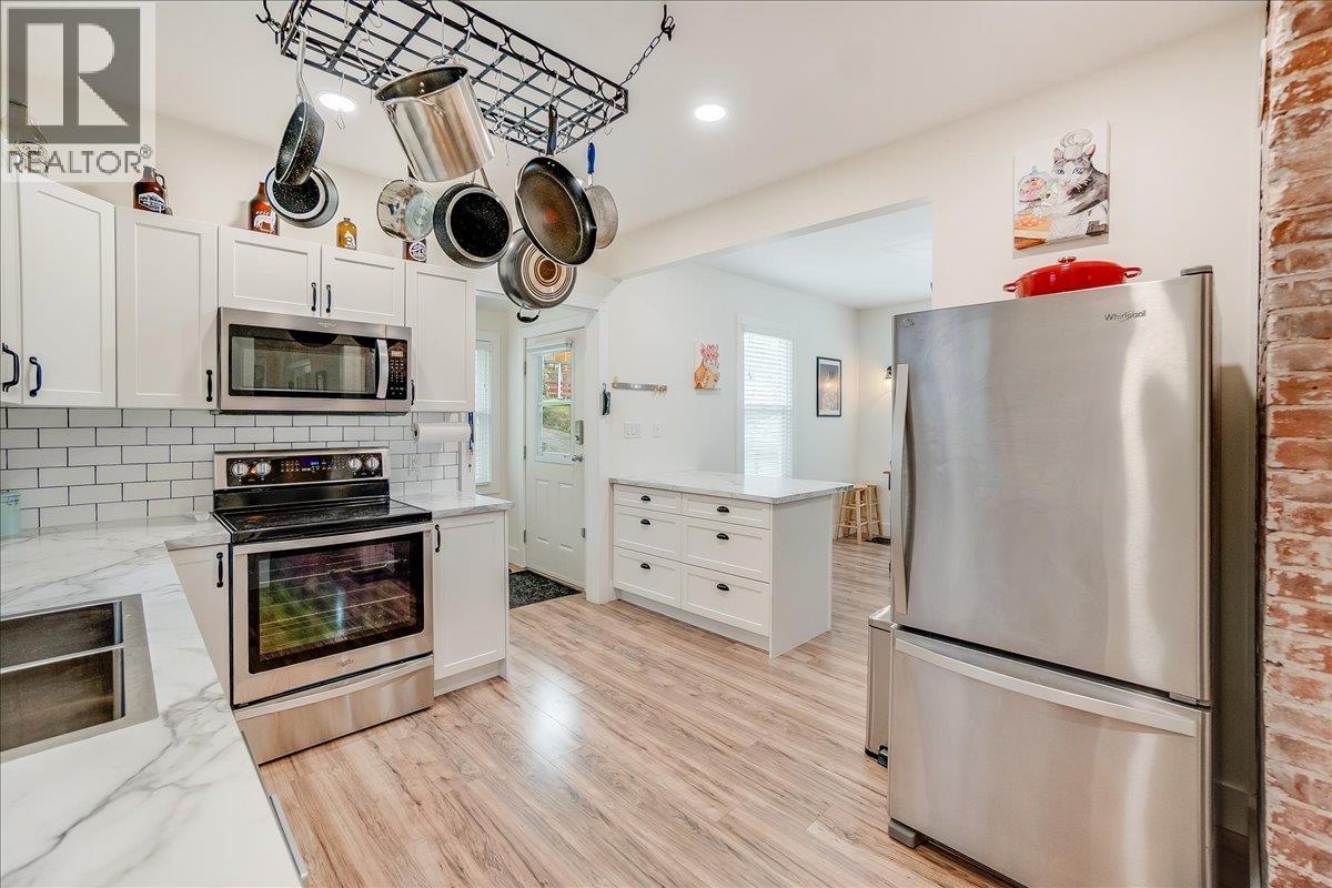 1667 Cedar Avenue, Trail, British Columbia  V1R 4C9 - Photo 10 - 10376355